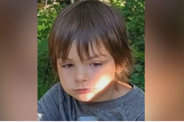கனடாவில் ஒரு வாரமாக தேடப்பட்டு வரும் ஆறு வயது குழந்தை | Family Of Alberta Boy Missing For A Week