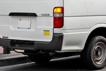 வெள்ளை வானில் வந்த குழுவினரின் சந்தேகத்திற்கிடமான நடத்தை - பொலிஸில் முறைப்பாடு