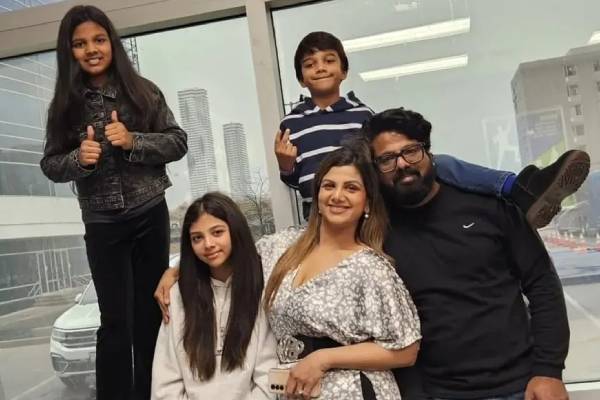 15 வயதில் தொடங்கிய சினிமா வாழ்க்கை!! சூப்பர் ஸ்டார்களுடன் நடித்த நடிகைக்கு இத்தனை கோடி சொத்தா? | Heroine Who Debuted In Malayalam At 15 Net Worth