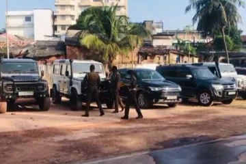 කොළඹ කැලඹු ප්‍රභූ ලේබල් ඩිෆෙන්ඩර් රථ පෙළ - පොලීසියෙන් විශේෂ අනාවරණයක්..!