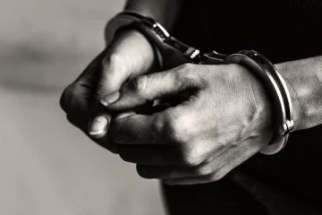 කුඩු බට්ටි පොලිස් දැලේ..