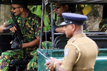 நாட்டை விட்டு தப்பிச் செல்ல முயன்ற குற்றவாளிகள்; உதவியவர்களுக்கு நேர்ந்த கதி!