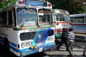 முற்றாக முடங்கும் அபாயத்தில் பஸ் சேவைகள்!