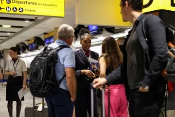 பிரித்தானியாவில் பாதிக்கப்பட்டுள்ள விமான சேவை: சைபர் தாக்குதல் தொடர்பில் எழுந்துள்ள கேள்வி