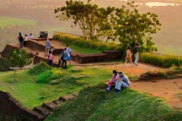 இலங்கையில் குவியும் இந்திய சுற்றுலா பயணிகள்!