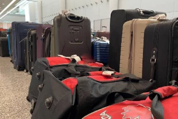 ரொறன்ரோ விமான நிலையத்தில் 17 நாட்களாக தனது பெட்டியை தேடும் நபர்