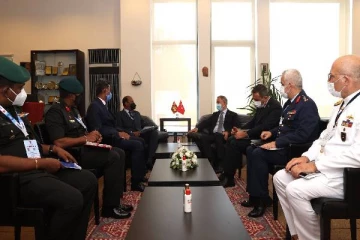 துருக்கி ஆயுத கண்காட்சியில் பங்கேற்றுள்ள கமல் குணரத்ன