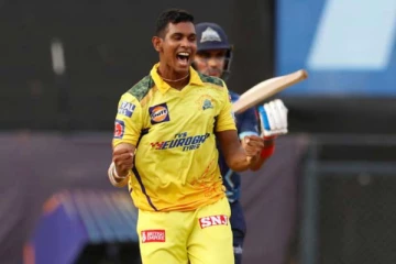 මහේන්ද්‍ර සින් දෝනි මෙරට ක්‍රීඩකයෙක් ගැන ක්‍රිකට් බළධාරීන්ට කියූ කතාව