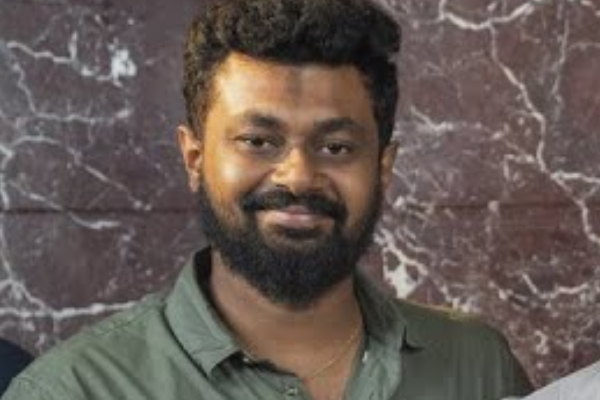 சூப்பர்ஹிட் சென்சேஷன் இயக்குனருடன் இணையும் சிவகார்த்திகேயன்.. அட இது செம கூட்டணி தான் | Sivakarthikeyan To Do Film With Sensation Director