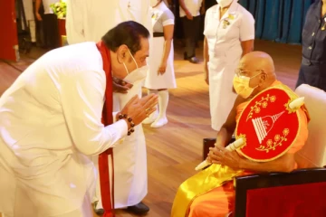 අගමැති මහින්දගෙන් කොළඹ කුලපති මුරුත්තෙට්ටුවේ හිමිට ලැබුන දේ මෙන්න.