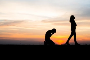 காதலன் வீட்டில் பிடிக்காத உணவை கொடுத்ததால் ப்ரேக் அப் செய்த காதலி