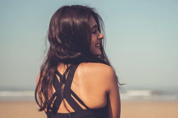 வீட்டை விட்டு ஓடி வந்த விஜய் பட நடிகை! மேடையில் கூறி உருக்கம்