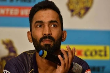 பெண்கள் பற்றிய சர்ச்சை கருத்து : மன்னிப்பு கேட்ட தினேஷ் கார்த்திக்