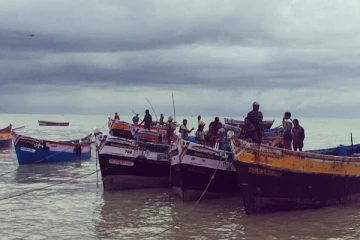 எல்லையைத் தாண்டி மீன் பிடியில் ஈடுபட்ட ஐந்து இந்திய கடற்தொழிலாளர்கள் கைது