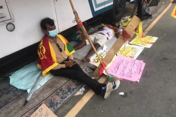 மைனா கோ கம  ஆர்ப்பாட்ட இடத்தில் பொலிஸார் அடாவடி!