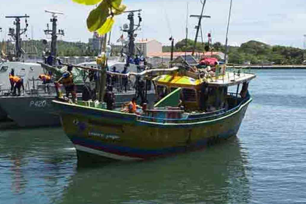 தெற்கு கடற்பரப்பில் சுற்றிவளைக்கப்பட்ட மற்றுமொரு படகு : சிக்கிய பெருமளவு போதைப்பொருள் | Another Boat Carrying Suspected Narcotics Arrested