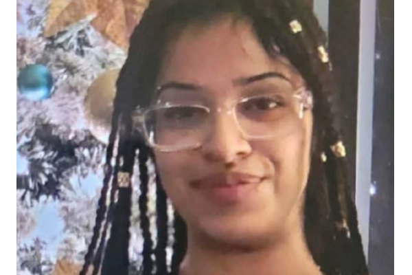 இரவு உடையுடன் சாலையில் உடல் உறைந்து சடலமாக மீட்கப்பட்ட பெண் | Teen Girl Freezes To Death After Night Driving
