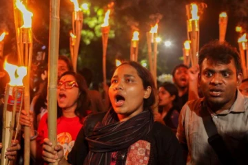 துஷ்பிரயோகத்தால் சிறுமி உயிரிழப்பு; கொந்தளிக்கும் மக்கள்