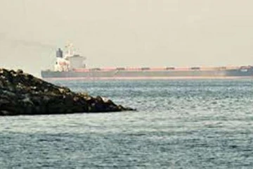 හෝමුස් සමුද්‍ර සන්ධියෙන් නැව් ගමන් වැඩිවෙයි