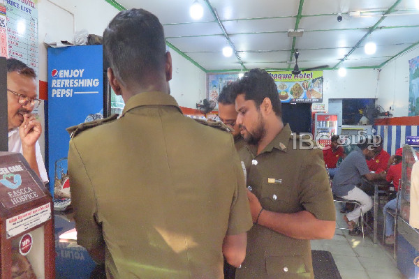 உணவகங்கள் மீது சுகாதார பரிசோதகர்கள் இரவு வேளை பாய்ச்சல் | Nighttime Surprise Checks In Restaurants