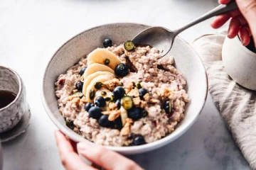 வாழ்நாளில் இந்த தவறுகளை மட்டும் எப்போதும் செய்யாதீங்க... பாரிய பிரச்சினையை ஏற்படுத்தும்