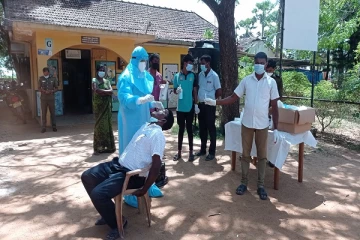 மண்முனை மேற்கு பிரதேச செயலக உத்தியோகத்தர்களுக்கு பி.சி.ஆர்  பரிசோதனை