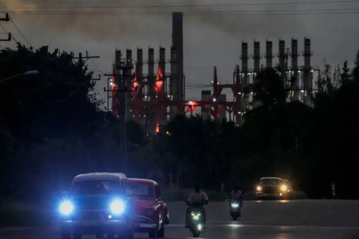கியூபாவில் இருளில் மூழ்கிய மில்லியன் கணக்கான மக்கள் | Cuba In The Power Cut For Millions Of People