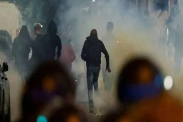 பிரான்ஸில் வன்முறை சம்பவம்: 150 தபாலகங்களுக்கு நேர்ந்த நிலை!