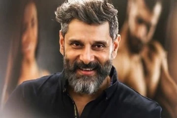 நடிகர் விக்ரமின் மருமகனை பார்த்துள்ளீர்களா.. புகைப்படத்துடன் இதோ பாருங்க