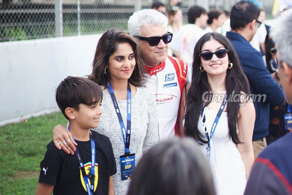 குடும்பத்துடன் ரேஸில் பங்கேற்ற அஜித் குமார்.. அழகிய ஸ்டில்கள் | Barcelona Race Ajith Kumar With Family Stills