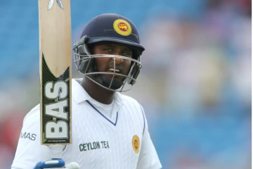 சொந்த மண்ணில் இலங்கை அணியின் நட்சத்திர வீரர் மேத்யூஸ் அதிரடி சதம்! இங்கிலாந்து அணிக்கு எதிராக அபாரம்