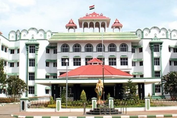 உள்ளாட்சி தேர்தல் அறிவிக்கப்பட்டால் கொரோனா  பரவ வாய்ப்பாக அமைந்துவிடும்: உயர்நீதிமன்ற மதுரை கிளை !