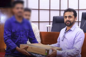විශ්වවිද්‍යාල සිසුන්ට අධ්‍යාපන හදාරන්න සහයක් - ජනාධිපති අරමුදලෙන් ලැප්ටොප් බෙදාදෙයි