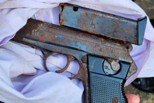 கல்கிசை நீதிமன்றில் நடந்த சம்பவம்! அதிகாரிகளுக்கு அதிர்ச்சி கொடுத்த சிறைக்கைதி | Firearm Found In Mount Lavinia Court Premises