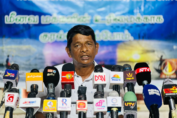 அத்துமீறும் கடற்றொழிலாளர்களை கட்டுப்படுத்தாத இந்தியா! எழுந்துள்ள குற்றச்சாட்டு | India No Attempt Control Influx Indian Fishermen அத்துமீறும் கடற்றொழிலாளர்களை கட்டுப்படுத்தாத இந்தியா! எழுந்துள்ள குற்றச்சாட்டு | India No Attempt Control Influx Indian Fishermen