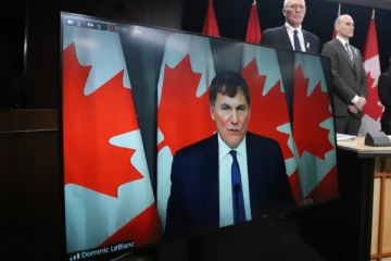 கனடாவில் தடை செய்யப்பட்ட ஆயுதங்களின் பட்டியல் விஸ்தரிப்பு