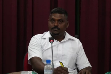 ஏர்முனை மடங்கினாலும்,பேனா முனை முடங்கினாலும், நாடு கெட்டுவிடும் : மு.முகுந்தகஜன் (Photo)