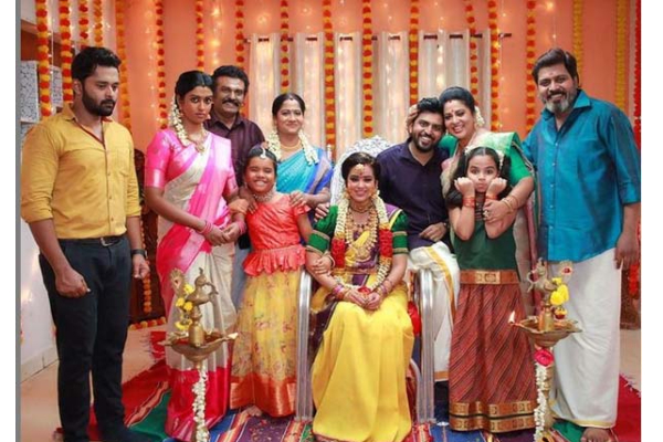 பாரதி வீட்டில் அரங்கேறிய கொண்டாட்டம்: மீண்டும் சந்தித்த ஜோடி! அடுத்து நடப்பது என்ன? பரபரப்பான புகைப்படம் | Bharathi Kannama Bangles Function