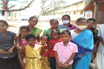 ஒரே குடும்பத்தை சேர்ந்த 12 பேர் தற்கொலை முயற்சி: திடுக்கிடும் சம்பவம்