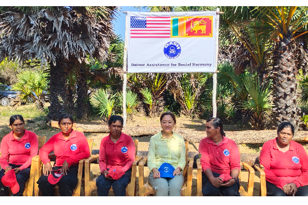 அமெரிக்க தூதுவர் ஜுலி சங் முகமாலை பகுதிக்கு விஜயம்! | Us Ambassador Julie Sang Visits Muhamalai