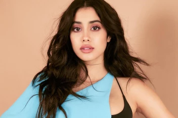 ஸ்ரீதேவி மகளிடம் ஏடாகூட கேள்வி கேட்ட தொகுப்பாளர்! அதற்கும் இப்படி பதில் சொன்னாரா