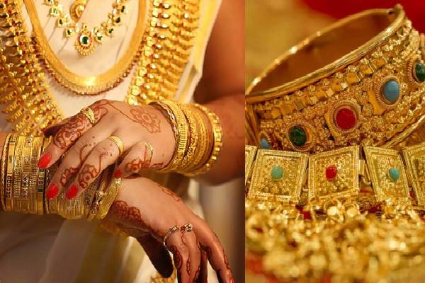அதிரடியாக குறைந்த தங்கம், வெள்ளி விலை | Gold Price Decreases By Rs 7600 Jewellery அதிரடியாக குறைந்த தங்கம், வெள்ளி விலை | Gold Price Decreases By Rs 7600 Jewellery
