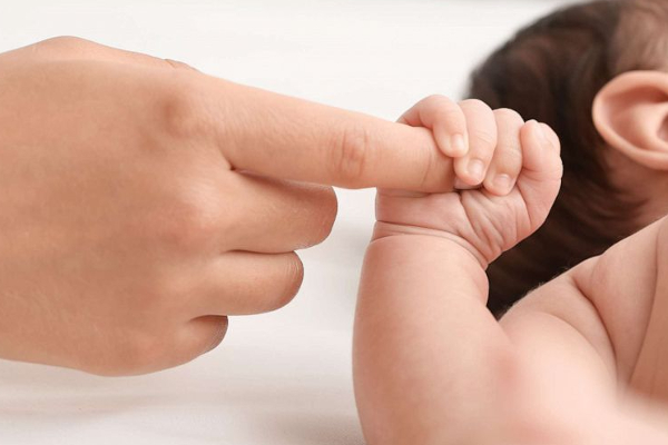 சுவிஸ் வாழ் குடும்பஸ்தரால் கிளிநொச்சியில் தாயான பாடசாலை மாணவி! | A Teenage Schoolgirl Mothered Child Abuse