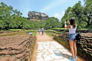 சுற்றுலா பயணிகள் தொடர்பில் வெளியான தகவல்!