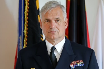 புடினுக்கு சாதகமாக கருத்து தெரிவித்த ஜேர்மன் கடற்படைத் தலைவர் திடீர் ராஜினாமா!