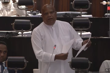 ඔන්ලයින් වාහන ලියාපදිංචියට අවස්ථාව දෙනවා කිව්වා - මිනිස්සු වාහන අරන් දුක් විදිනවා මොකක්ද විසදුම?