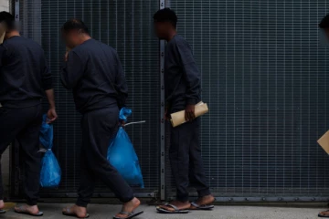 பிரான்சுக்கு நாடுகடத்தப்பட்ட புலம்பெயர்ந்தோர்: ஒரே மாதத்தில் மீண்டும் பிரித்தானியாவுக்குள் நுழைந்தார்