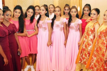 අපේ රටේ නිවුන්නු එකතු වෙලා ලෝක වාර්ථාවක් තියන්න යන හැටි