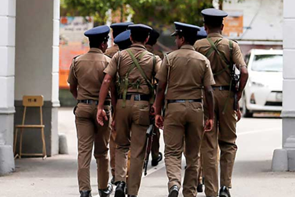 காரில் வந்த குழு ஒன்றினால் கடத்தப்பட்ட பெண் | Woman Was Kidnapped By A Group In A Car