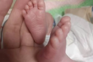 கருப்பைக்குள் குழந்தை இறந்ததாக கூறிய மருத்துவர்கள்... பிரித்தானிய இளம் தாயாருக்கு கிடைத்த இன்ப அதிர்ச்சி